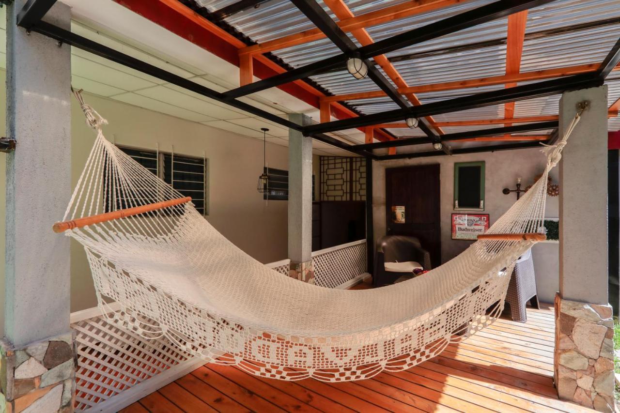 Hostal San Benito San Salvador Ngoại thất bức ảnh