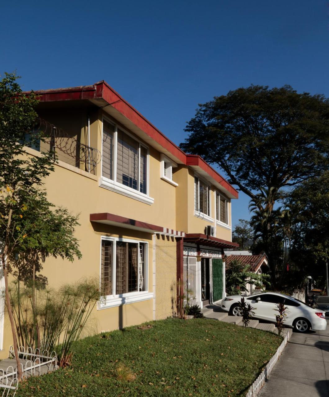 Hostal San Benito San Salvador Ngoại thất bức ảnh