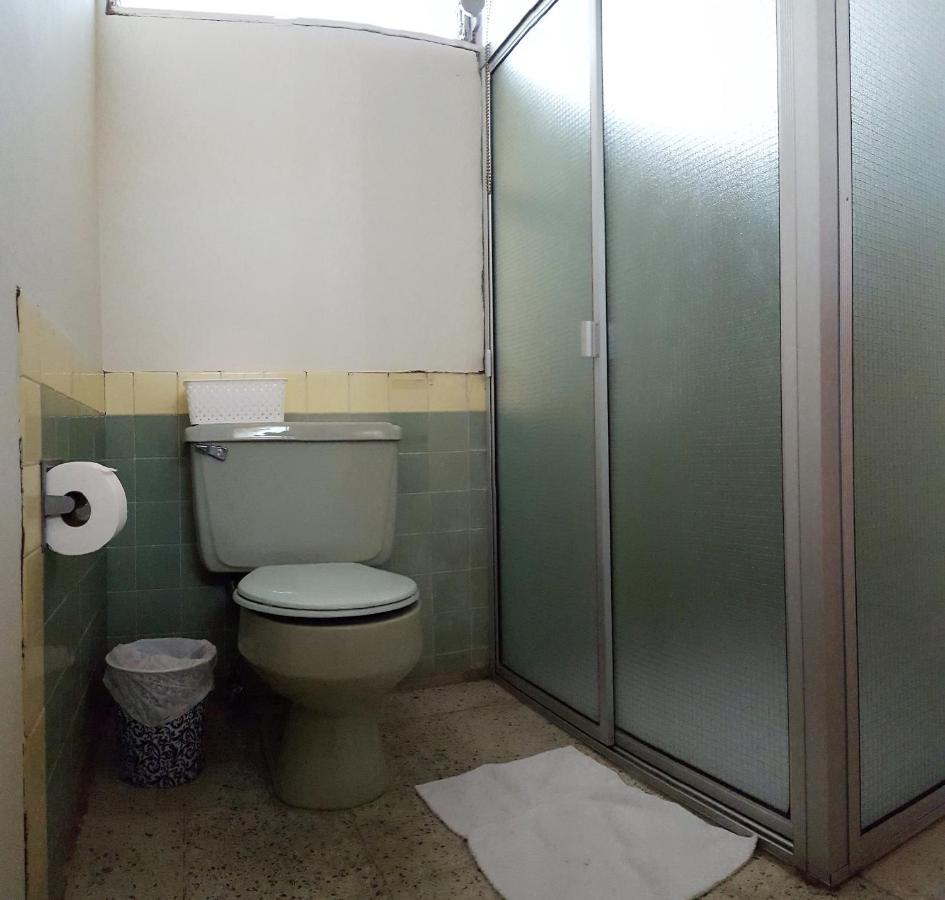 Hostal San Benito San Salvador Ngoại thất bức ảnh